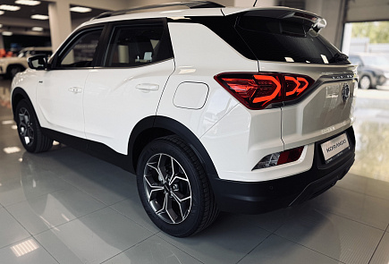 экстерьер KGM Korando White, Dream 1.5T AWD AT6 (163 л.с.)