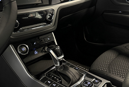 интерьер KGM Korando Blue, Dream 1.5T AWD AT6 (163 л.с.)