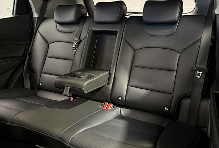 интерьер KGM Korando Gray, Dream 1.5T AWD AT6 (163 л.с.)