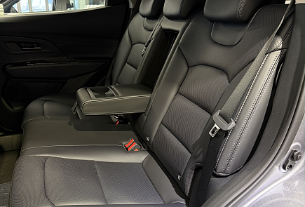 интерьер KGM Korando Gray, Dream 1.5T AWD AT6 (163 л.с.)