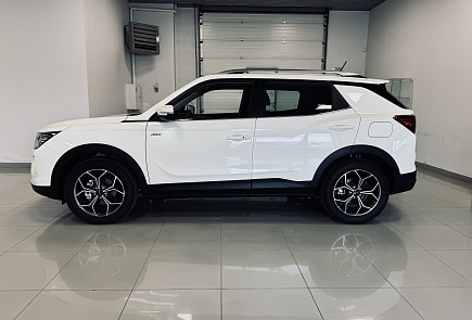 экстерьер KGM Korando White, Dream 1.5T AWD AT6 (163 л.с.)