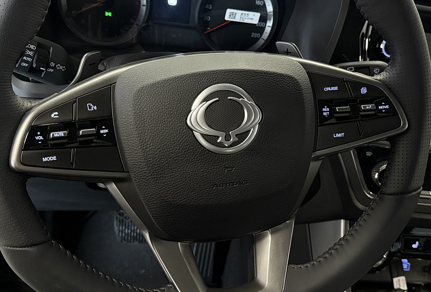 интерьер KGM Korando Blue, Dream 1.5T AWD AT6 (163 л.с.)