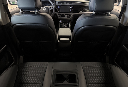 интерьер KGM Korando Blue, Dream 1.5T AWD AT6 (163 л.с.)