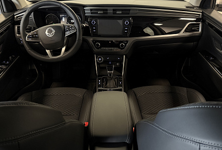 интерьер KGM Korando Blue, Dream 1.5T AWD AT6 (163 л.с.)